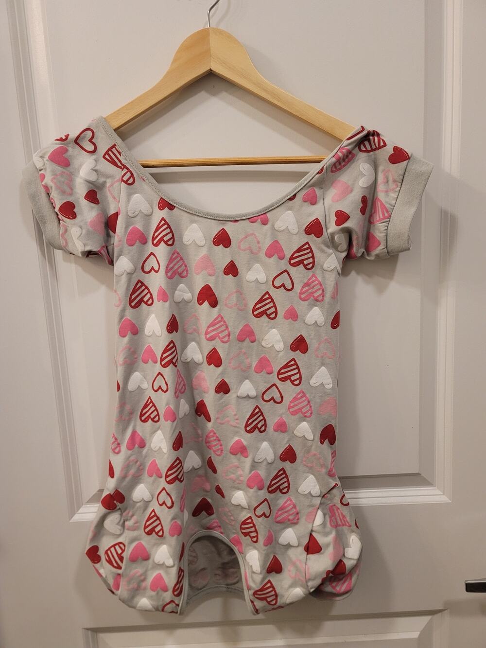 Hotel Doggy Dog Shirt Grey Hearts All Over Print